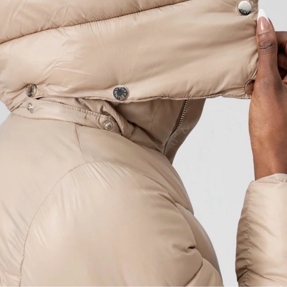 EUC Buffbunny Beige Puffer Jacket - Picture 5 of 13